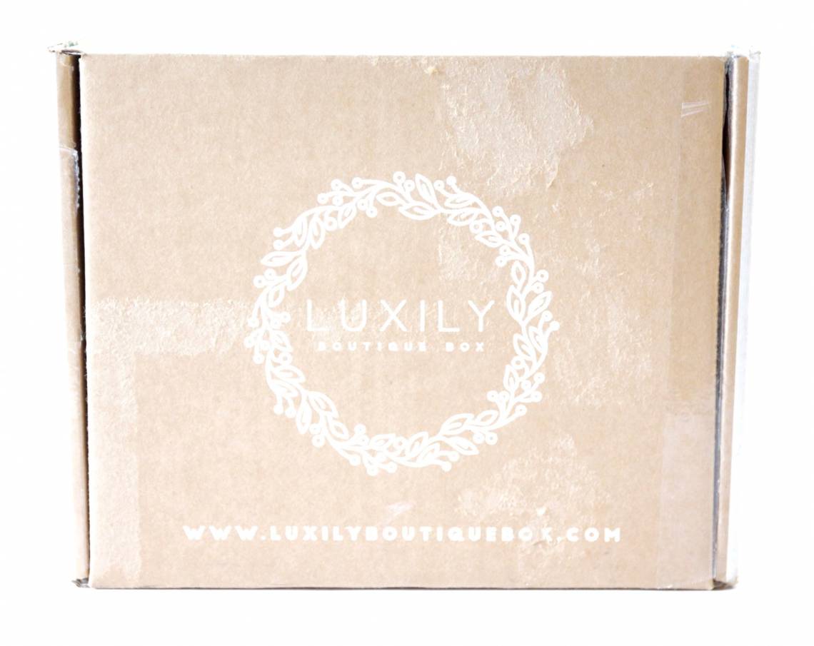 Luxily Boutique Box April 2016 1